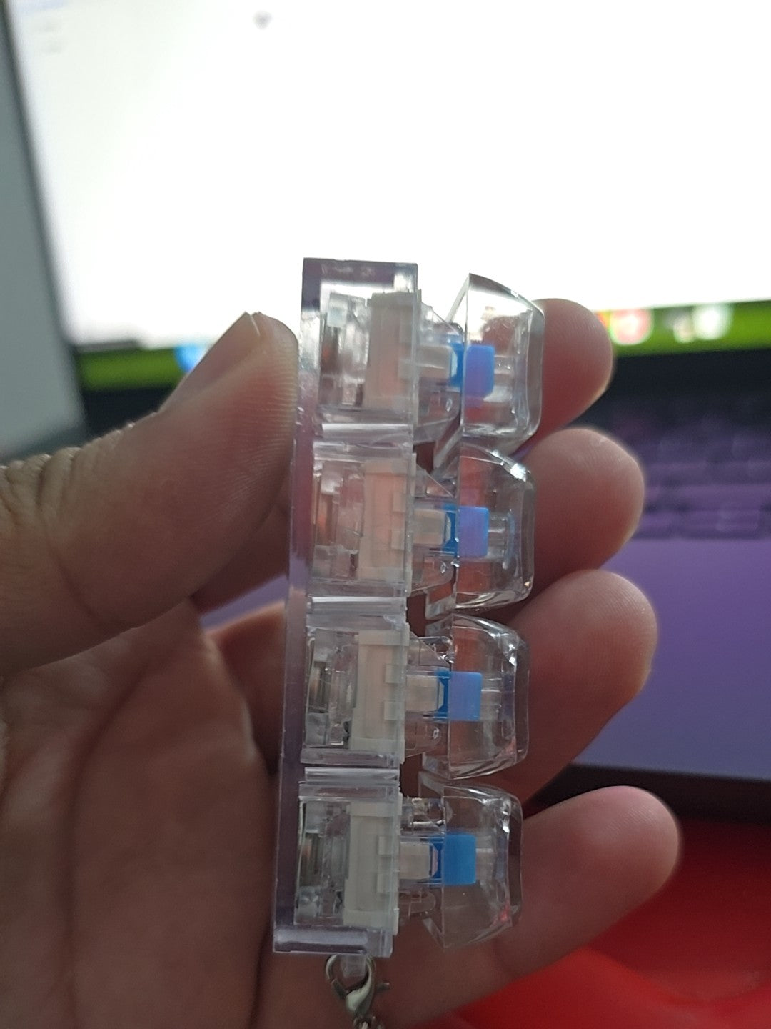 KEYBOARD FIDGET STRESS RELIEF KEYCHAIN