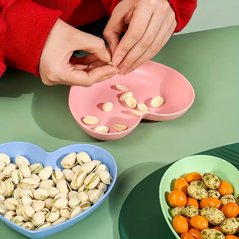 HEART SHAPE PLATES (PACK OF 8 PIECES)
