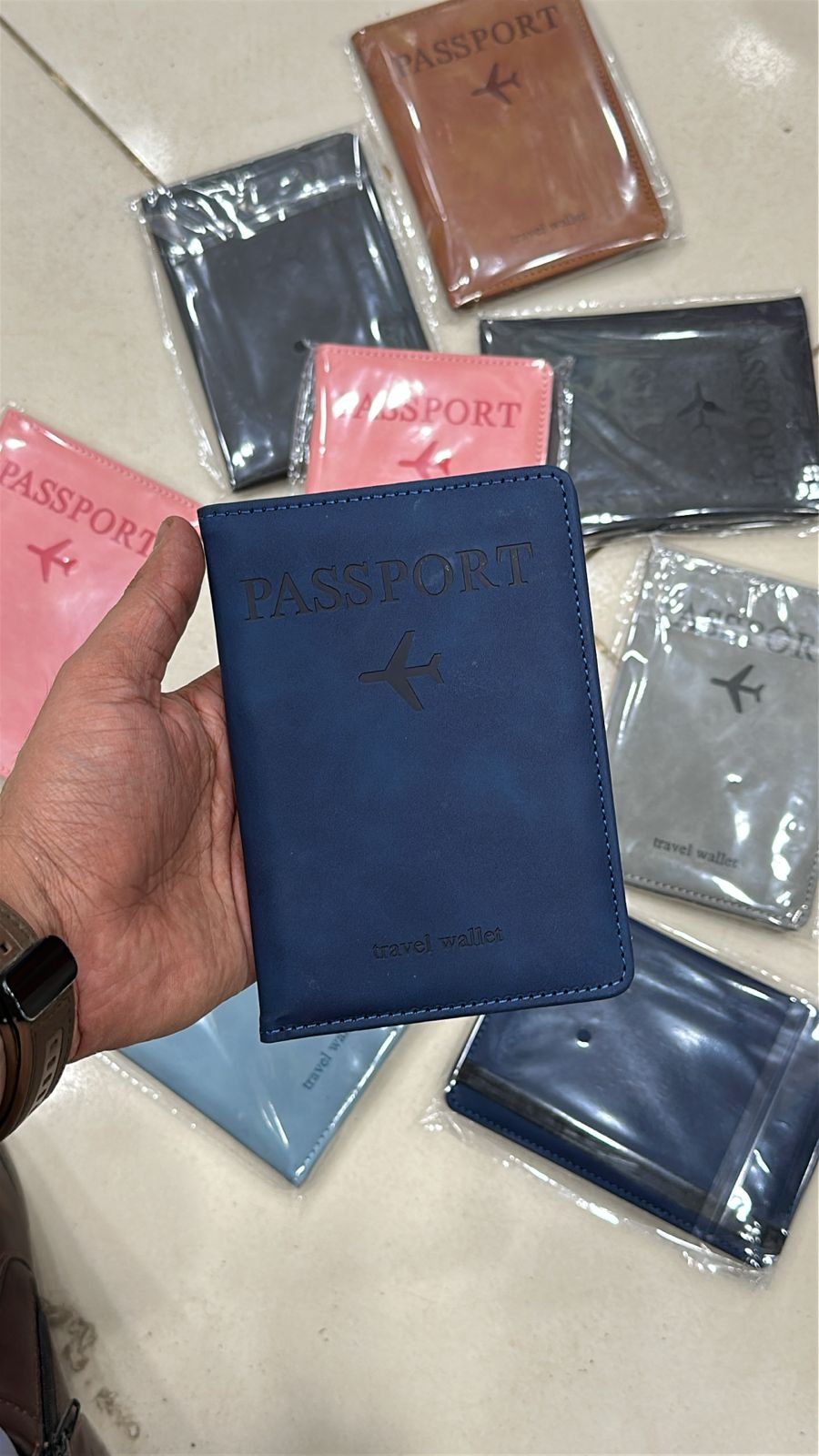SLIM LEATHER TRAVEL PASSPORT WALLET